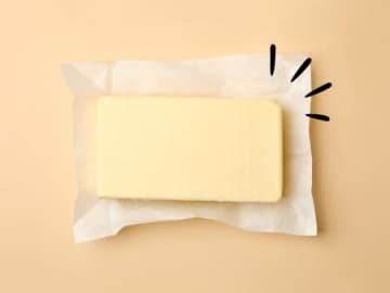 バターを“スパッ”と切る裏ワザが天才すぎた！包丁にくっつかない♡便利な小分け保存テクも必見