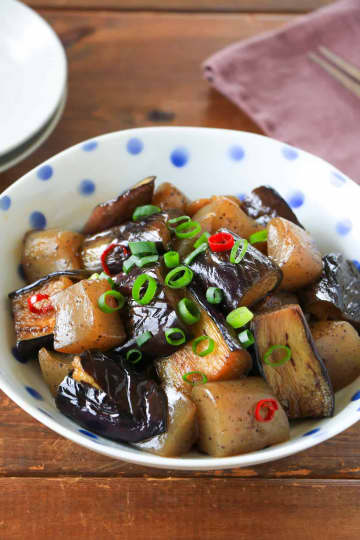 10分で味しみしみ！じゅわ～っとおいしい「なすとこんにゃくの甘辛煮」の作り方