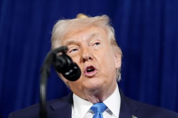 トランプ氏、ベネズエラ「運営」　石油再建主張、40人死亡か