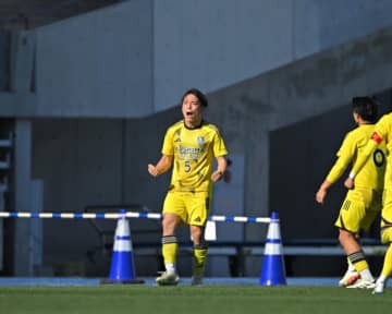 鹿島学園DF清水朔玖「僕はキックが得意」。国立行きを懸けた一戦で鮮烈FK弾！「うめぇ」「お見事でした」の声【選手権】