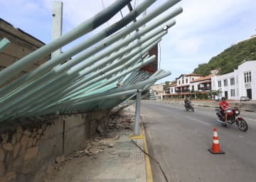 ベネズエラ各地に米軍攻撃による破壊の跡