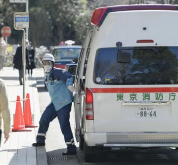 餅を喉に詰まらせ7人が救急搬送　東京消防庁、80代女性死亡