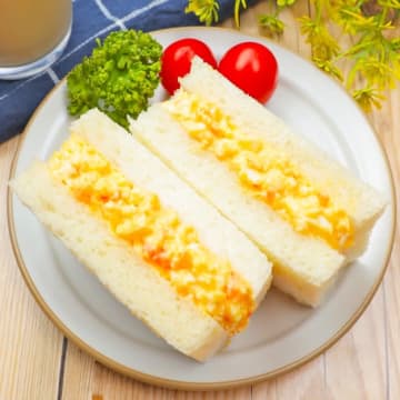 【お願いだから卵サンドにスプーン1杯入れてみて】「濃厚クリーミー」「一瞬でプロの味」卵サンドの簡単アレンジレシピ