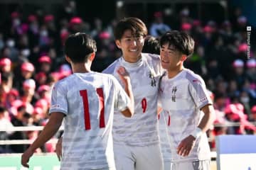 倉中悠駕が驚異の4ゴール！　神村学園、日大藤沢を下して準決勝に進出