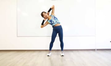 お腹の横を整える。浮き輪肉対策の8分トレーニング