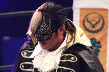 新日本1.4、謎の観客席に誰が座るのか話題「なんだぁ！？　この不自然に隔離された3席は！」