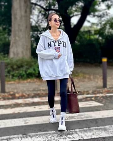 おしりが気にならないレギンスコーデ！ 恥ずかしくない大人の着こなし術