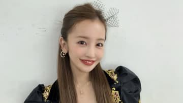 板野友美 新年に艶やかな桃色着物姿を披露！浅草寺へお参り和装ショットに「神々しい美しさ」 新年のご挨拶＆抱負は…