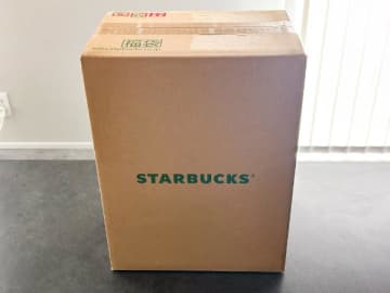 初！スタバの福袋当選！開封レポ♪SNSが沸いてる、特別仕様のラインストーンタンブラーは！？