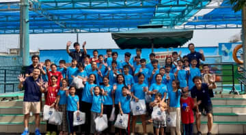 サギヌマスイミングクラブと川崎フロンターレがベトナムで国際交流・安全教育プログラムを開催