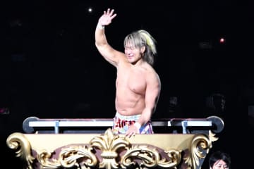 ゴンドラで東京ドームを一周　ファンに感謝を伝えた棚橋弘至は２６年のレスラー人生を締めくくり「疲れた」　