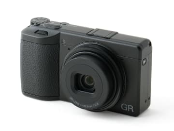 新製品レビュー：“高機能”レンズ一体型カメラ特集：リコー GR IV　ブレないコンセプトとスナップ撮影への高い適性