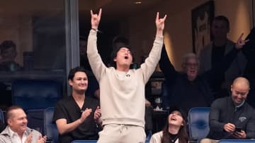 今井達也が早速“本拠地”をわかす　ポーズを決めると観客からは大歓声　ヒューストンが本拠地のNFL・テキサンズを観戦