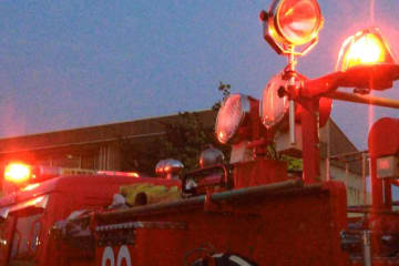 1人の遺体見つかる…性別不明　午前3時前、建設会社の敷地内でプレハブを全焼　住んでいた80代男性が行方不明　従業員を通じ社長から110番