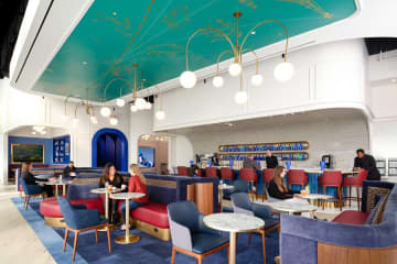 ジェットブルー航空、ニューヨークJFK空港に初のラウンジ「ブルーハウス」を開設