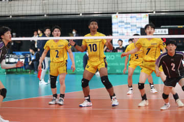 フルセットにもつれるも最終セットは大差をつけて愛工大名電が常翔学園に勝利！【春高バレー男子2026】