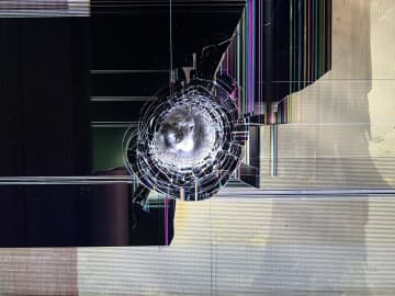 MacBook Air、ウクライナ兵士の命を救う。砲弾のかけらが天板貫通も「動作に支障なし」