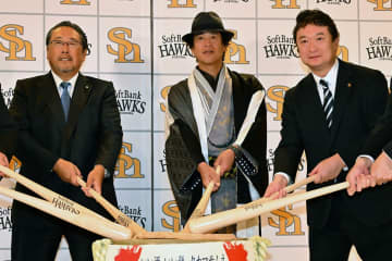 【ソフトバンク】鏡開きで城島ＣＢＯ「監督の契約延長が一番の補強」「現有戦力じゃなく…」