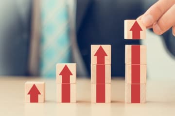 20年前「ニトリ株」を“100万円”買っていたら、現在「700万円」になっていた!? 今の株価は「2800円」ほど…2025年は“配当込み”でいくら受け取れたかもシミュレーション