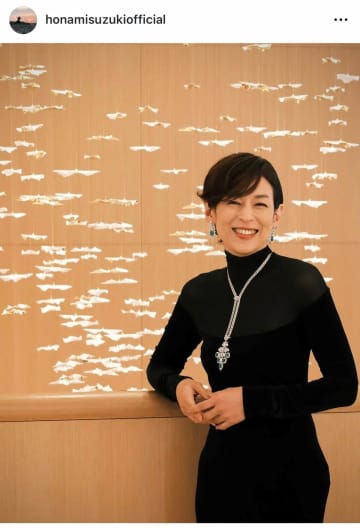 鈴木保奈美の「オーラがすごい」、箱根駅伝観戦にファンうっとり...「ランナーだけでなく白バイも応援」