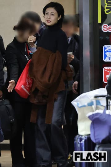 【紅白帰宅姿も華やか】松嶋菜々子はジーンズでもオーラ隠せず…氷川きよしもLisaも私服は “存在感” 抜群