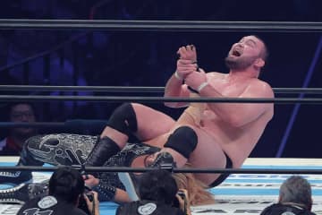 ウルフアロンの胸元に違和感「まさか…」「綺麗に」　丸刈りだけじゃない“変貌”に反響様々