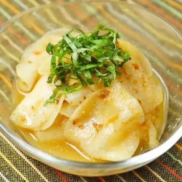 【大根は薄くスライスして漬ければOK】しみしみで激ウマ…"あと一品"に困らない、お手軽漬物レシピ4選