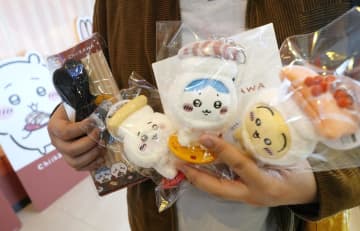 ちいかわコラボに大行列、香港　現地スシロー40店舗、限定品も