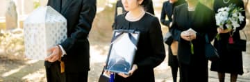 お葬式で絶対NGな『言葉』５選　発してはいけないタブーと正しい言葉遣いとは