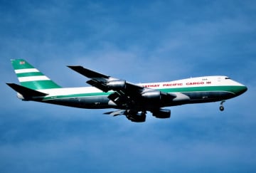 A359・ジャンボにも“あの頃の塗装”が復活！？  キャセイ、80周年レトロ塗装登場