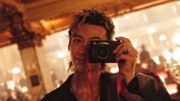 「すごい絞ってる」竹内涼真 鍛え抜かれた美腹筋輝く色気漂うショット！『10DANCE』舌出しウインクの“爆イケ”なオフ姿を披露「なんちゅー色気」