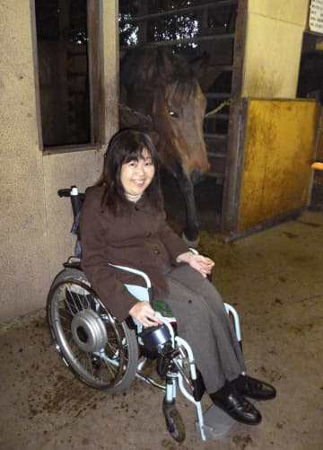 天国のハルウララへ、感謝の歌声　難病の車いす女性、境遇重ね