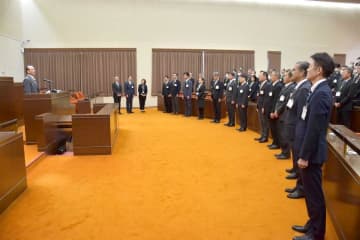 茨城県知事「幸せな県目指す」　官公庁、仕事始めで決意