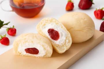 ファミリーマート限定♡八天堂の白いくりーむパンに福岡あまおう登場