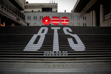 東京でのプロモーションも？BTS、3年9カ月ぶり“完全体カムバック”が始動！ソウルで大型広告展開