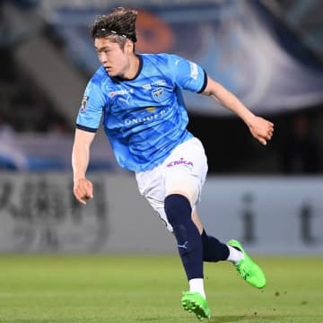 J１復帰クラブからレンタルバック。25歳FWは「変わった姿をピッチで表現します」と意気込み「三ツ沢で会いましょう」