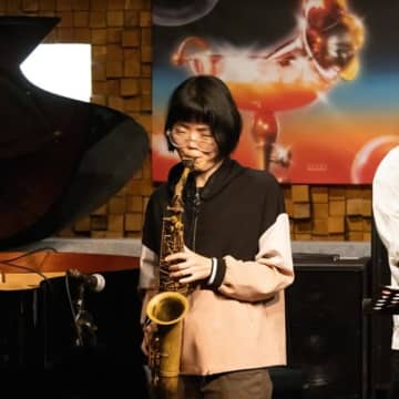 新年早々、訃報相次ぐ韓国…27歳の天才サックスプレーヤーが急逝　SNSでは新年の挨拶も