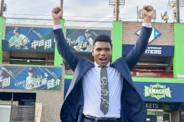 【日本ハム】ドラ２外野手エドポロ　ダルから「情報収集」で早くも開幕一軍入りに意欲