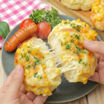 【これホットケーキミックスで作ったの！？】混ぜて焼くだけなら私にもできる！オーブン不要の簡単おやつレシピ