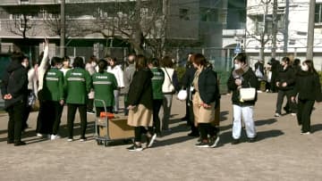 【中継】最大震度5強の島根・松江市では小学校校庭に児童や市民が避難　揺れにより転倒しけがをした人も