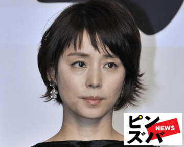 「お肌ツルツル」石田ゆり子、白い歯＆艶肌輝く無防備なくつろぎ姿…約1か月ぶり近影に「自然な笑顔が素敵」