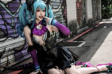 【コスプレ】香港美女が魅せる「初音ミク」の小悪魔っぷりにやられた！まるでフィギュアのような抜群のスタイルで美脚が映える【写真10枚】
