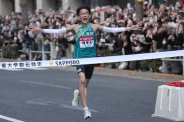 青山学院大学が総合3連覇＜第102回箱根駅伝＞