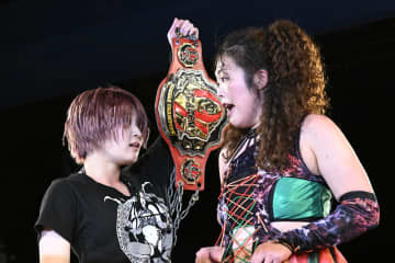 【OZ】“破壊する女”松本浩代が新春「マジテン」制覇！ 2・8新宿で無差別級挑戦へ MVPは安納サオリが受賞、尾崎魔弓は7周年のウナギ・サヤカを正危軍へ勧誘！？