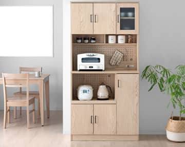 省スペースで家電も食器もすっきり！ 有孔ボード付きキッチン収納がタンスのゲンから