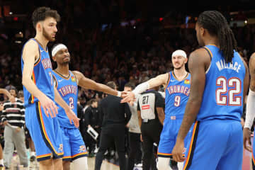 サンズに敗れ、直近12試合で６勝６敗と失速するサンダー。それでも指揮官は「成長に焦点を当てるなら良い試合だった」と敗北を糧に＜DUNKSHOOT＞