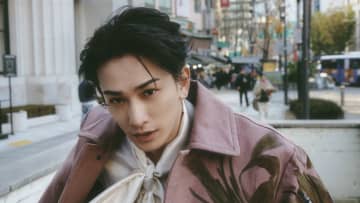 町田啓太 “いろんな意味でボリューミー”な写真集の発売が決定！前作を大切に抱きかかえた方たちを目にし、「心がきゅっとした」ことで決意