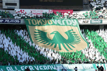 「スッゲェ変わった！」「攻めてて好き」東京Vの新ユニが好評！ 始祖鳥がモチーフのデザインに「珍しく黒アクセント」「最高ですね」の声