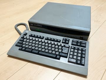 本体カラーリングが大きく変わった富士通「FM77AV40SX」