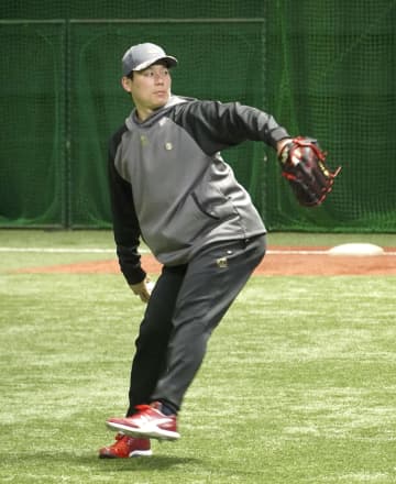 広島の栗林、自主トレで決意新た　先発転向、「1軍勝ち取りたい」